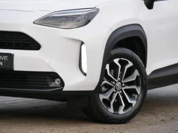 TOYOTA Yaris Cross 1.5 Hybrid LED SHZ NAVI HUD DISTR