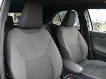 TOYOTA Yaris Cross 1.5 Hybrid LED SHZ NAVI HUD DISTR