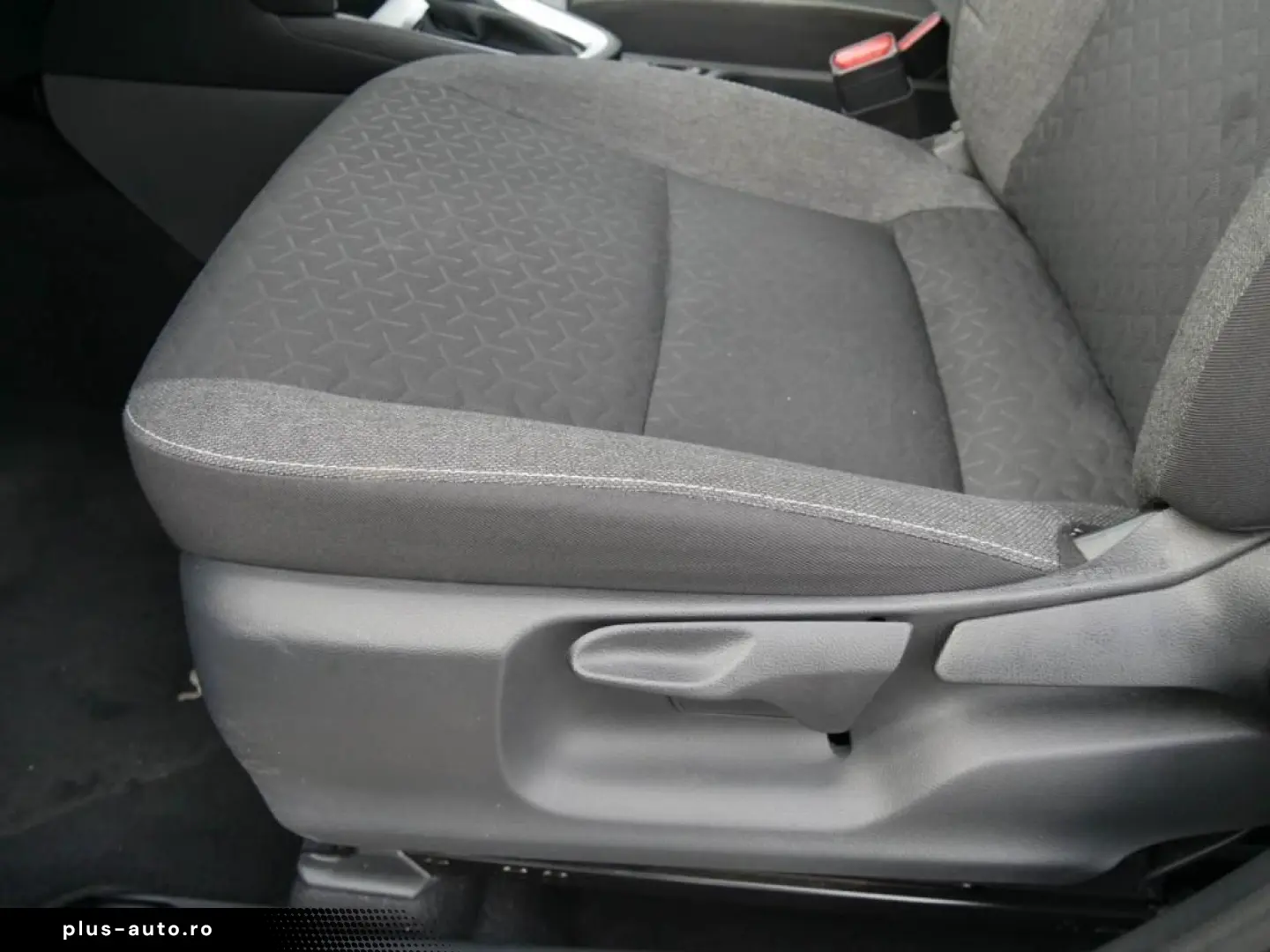 TOYOTA Yaris Cross 1.5 Hybrid LED SHZ NAVI HUD DISTR