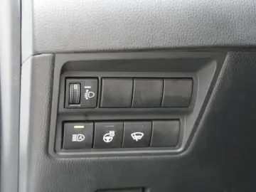 TOYOTA Yaris Cross 1.5 Hybrid LED SHZ NAVI HUD DISTR