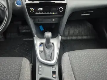 TOYOTA Yaris Cross Hybrid Team D Kamera Carplay LED