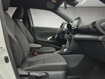 TOYOTA Yaris Cross Hybrid Team D Kamera Carplay LED