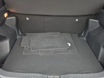 TOYOTA Yaris Cross Hybrid Team D Kamera Carplay LED