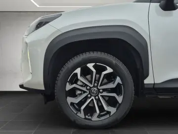 TOYOTA Yaris Cross Hybrid Team D Kamera Carplay LED