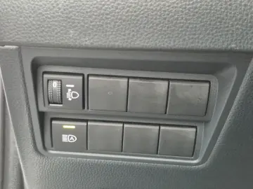 TOYOTA Yaris Cross Hybrid Team D Kamera Carplay LED