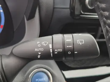 TOYOTA Yaris Cross Hybrid Team D Kamera Carplay LED