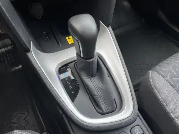 TOYOTA Yaris Cross Hybrid 1.5 Team D  Navi hzb Front SH