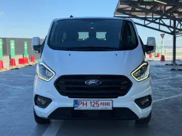 FORD CUSTOM 8 1 HYBRID