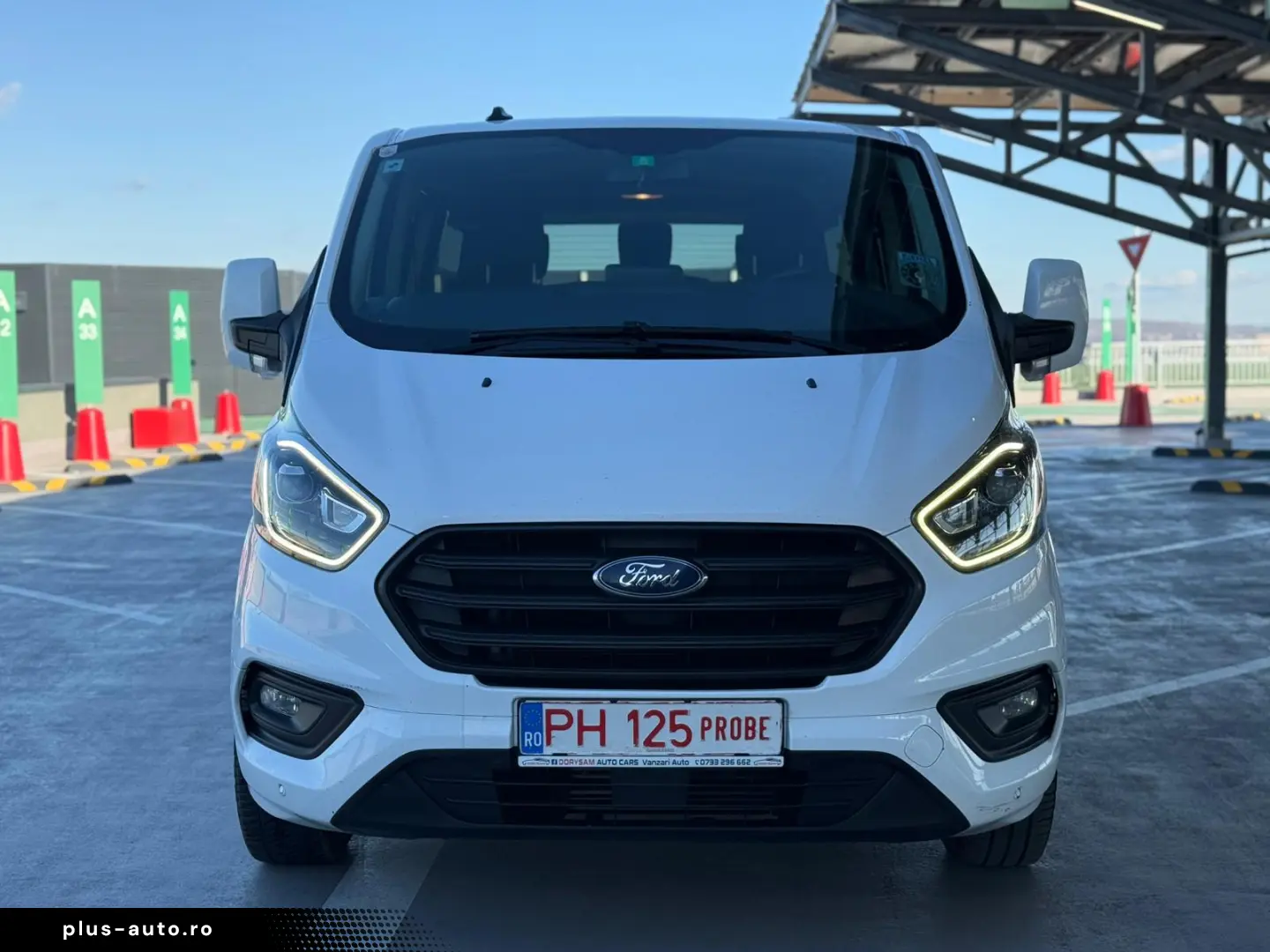 FORD CUSTOM 8 1 HYBRID