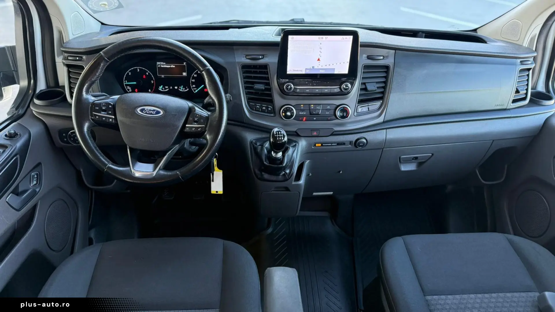 FORD CUSTOM 8 1 HYBRID