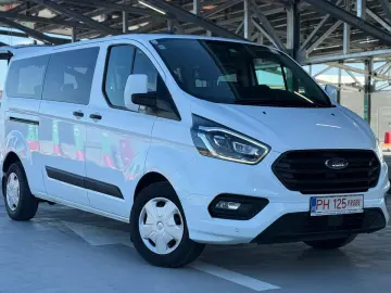 FORD CUSTOM 8 1 HYBRID