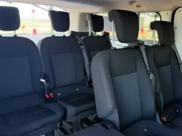 FORD CUSTOM 8 1 HYBRID