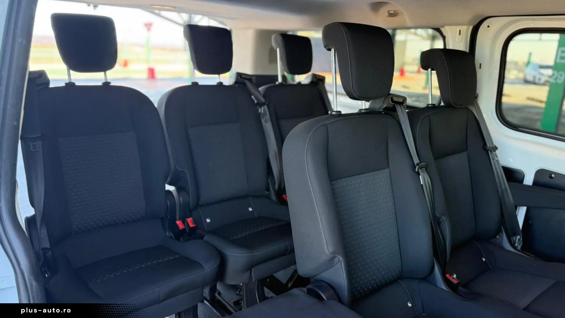 FORD CUSTOM 8 1 HYBRID