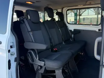 FORD CUSTOM 8 1 HYBRID