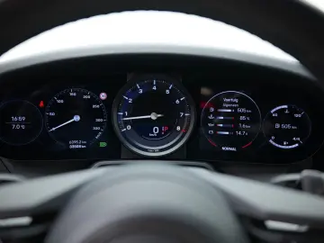 PORSCHE 992 Cabrio 3.0 Carrera 4 S  Chrono Lift BOSE Spo