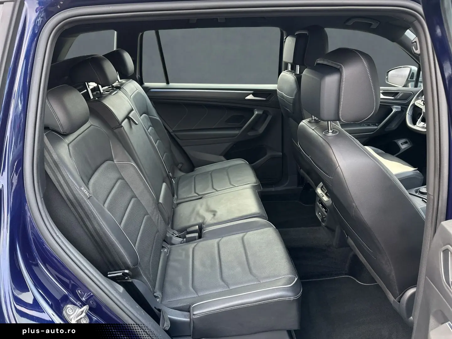 VW Tiguan Allspace 2.0 TDI R-Line 4Motion HUD Stand