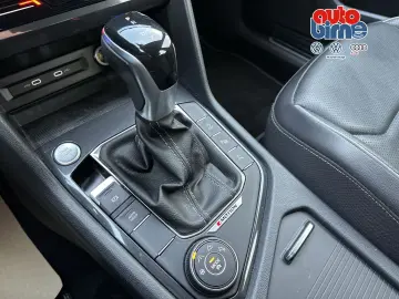 VW Tiguan Allspace 2.0 TDI R-Line 4Motion HUD Stand