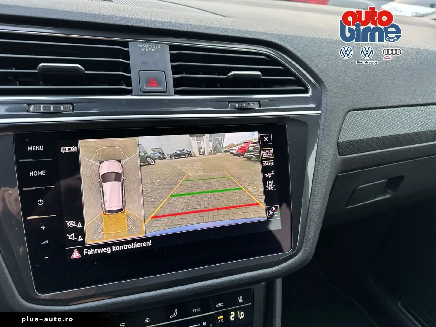 VW Tiguan Allspace 2.0 TDI R-Line 4Motion HUD Stand