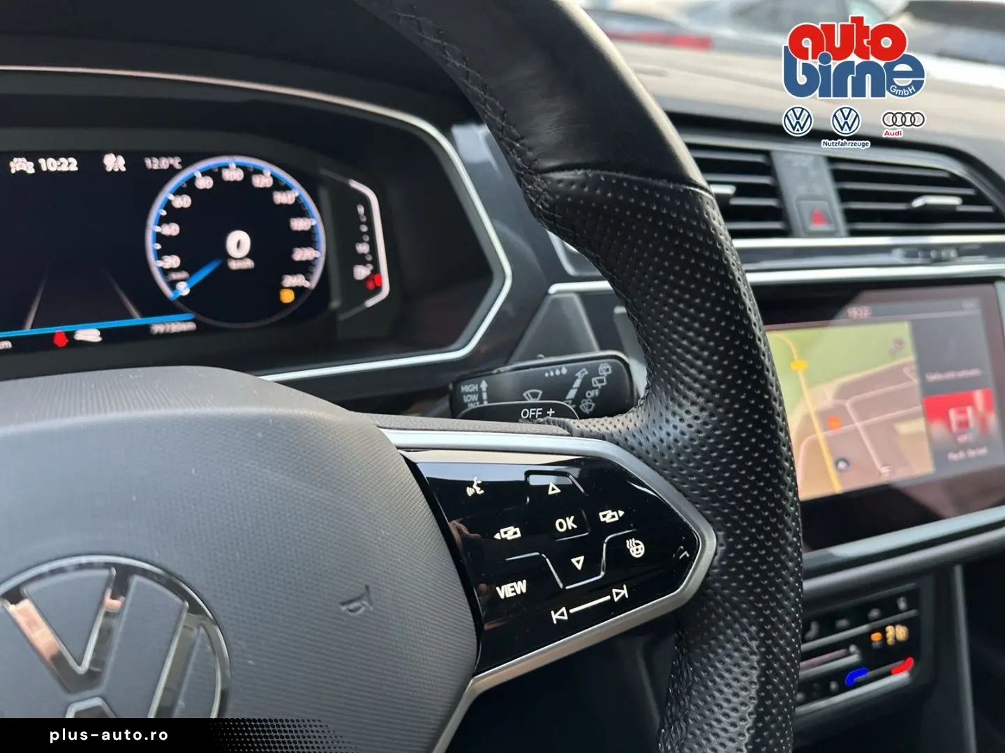 VW Tiguan Allspace 2.0 TDI R-Line 4Motion HUD Stand