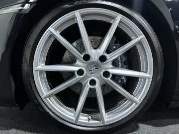 PORSCHE Carrera   Scheckheft   Approved 11 2026   Lift