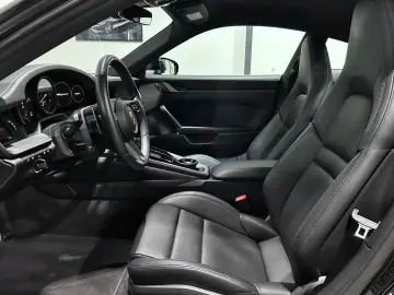 PORSCHE Carrera   Scheckheft   Approved 11 2026   Lift