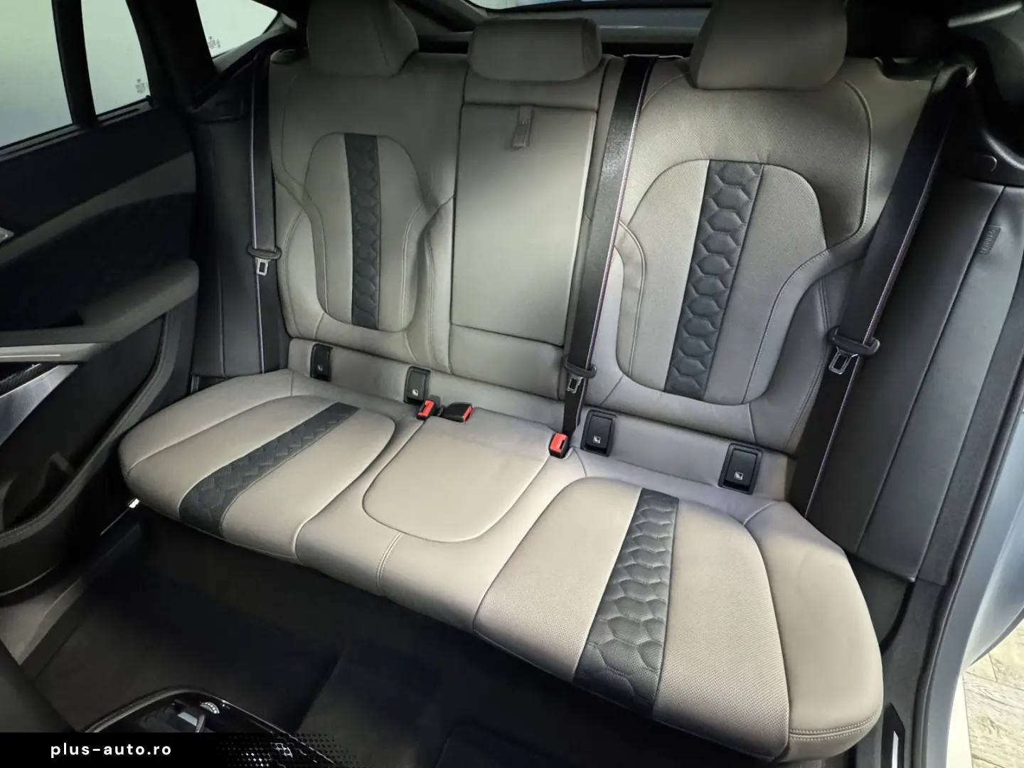 BMW X6 M Comp UPE194 AHK Sky B&W Massage Sitzlüftung