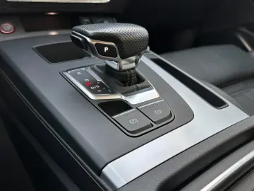 AUDI Q5 50TFSIe qu BLACK HuD 360  MATRIX AHK TOUR VC