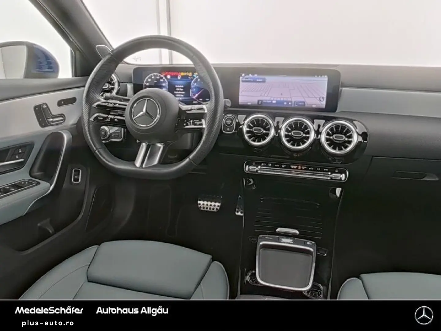 MERCEDES-BENZ A 250 4M AMG Premium  AHK Distronic Pano NP67