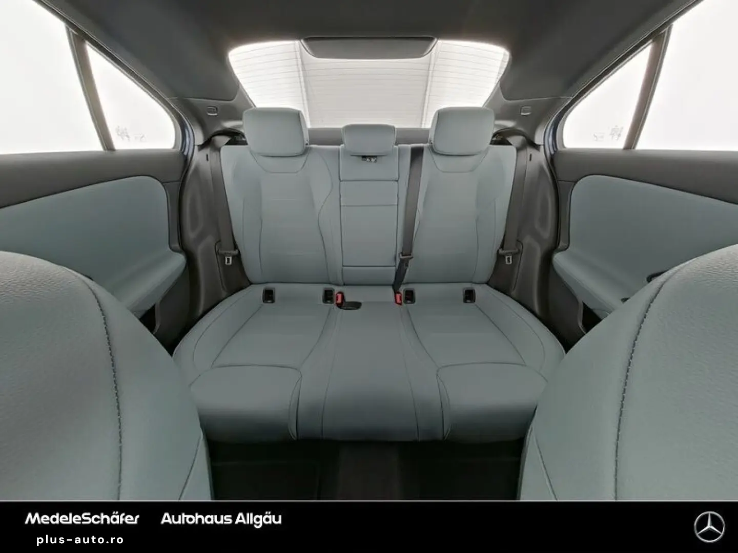 MERCEDES-BENZ A 250 4M AMG Premium  AHK Distronic Pano NP67