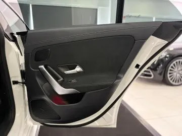 MERCEDES-BENZ CLA 200 7G AMG EDITION 2020  PANO AMBIENTE KAM