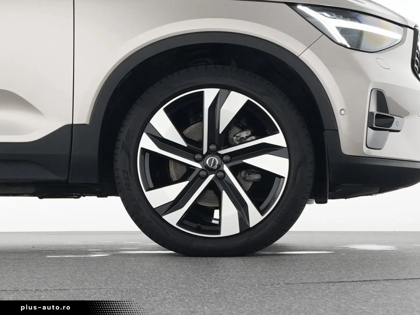 VOLVO XC40 B5 Benzin AWD Ultimate Dark 20  360 -KAMERA