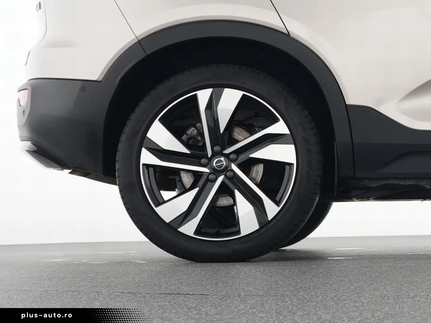 VOLVO XC40 B5 Benzin AWD Ultimate Dark 20  360 -KAMERA