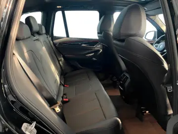 BMW X3 xDrive 20d PANO KAM360  LASER AHK MEMORY