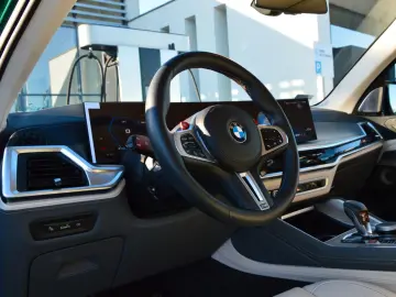 BMW X5 M Competition SOFTC.MASSAGE.SKY.B&W.AHK.5 100