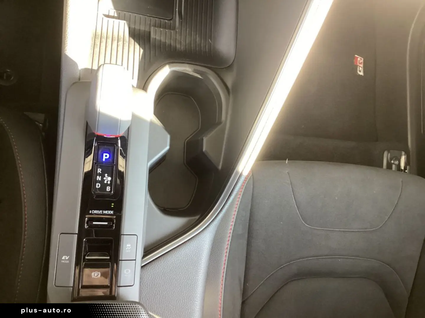 TOYOTA C-HR 2.0 Hybrid AWD GR SPORT Premiere