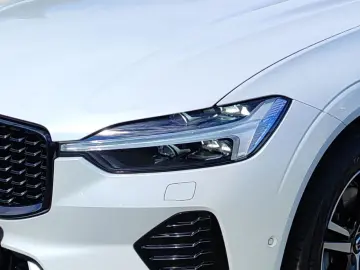 VOLVO XC60 B5 Diesel EU6d R Design AWD AD StandHZG Nav