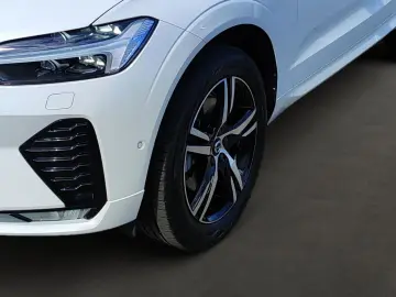 VOLVO XC60 B5 Diesel EU6d R Design AWD AD StandHZG Nav