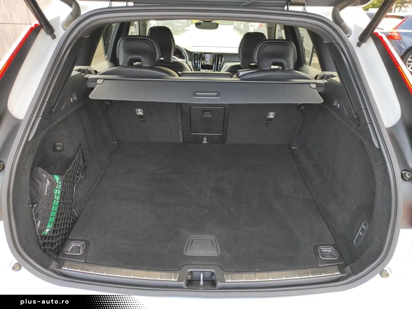 VOLVO XC60 B5 Diesel EU6d R Design AWD AD StandHZG Nav