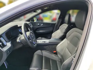 VOLVO XC60 B5 Diesel EU6d R Design AWD AD StandHZG Nav