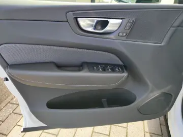 VOLVO XC60 B5 Diesel EU6d R Design AWD AD StandHZG Nav