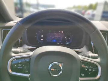 VOLVO XC60 B5 Diesel EU6d R Design AWD AD StandHZG Nav