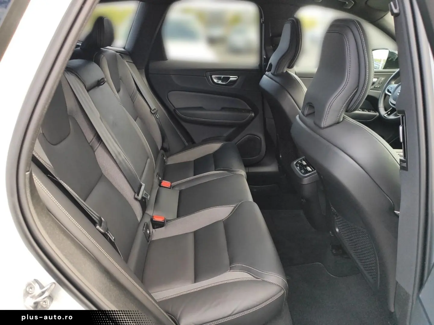 VOLVO XC60 B5 Diesel EU6d R Design AWD AD StandHZG Nav