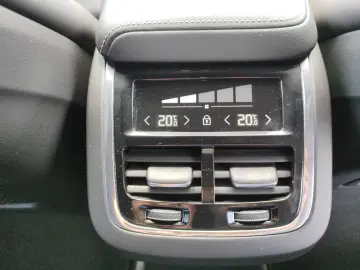 VOLVO XC60 B5 Diesel EU6d R Design AWD AD StandHZG Nav