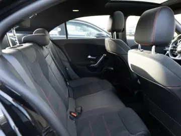 MERCEDES-BENZ A 220 4M Limo AMG-Sport MLB Pano AHK HUD Night