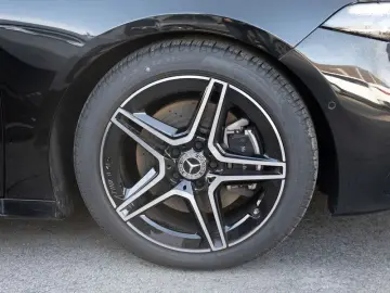 MERCEDES-BENZ A 220 4M Limo AMG-Sport MLB Pano AHK HUD Night