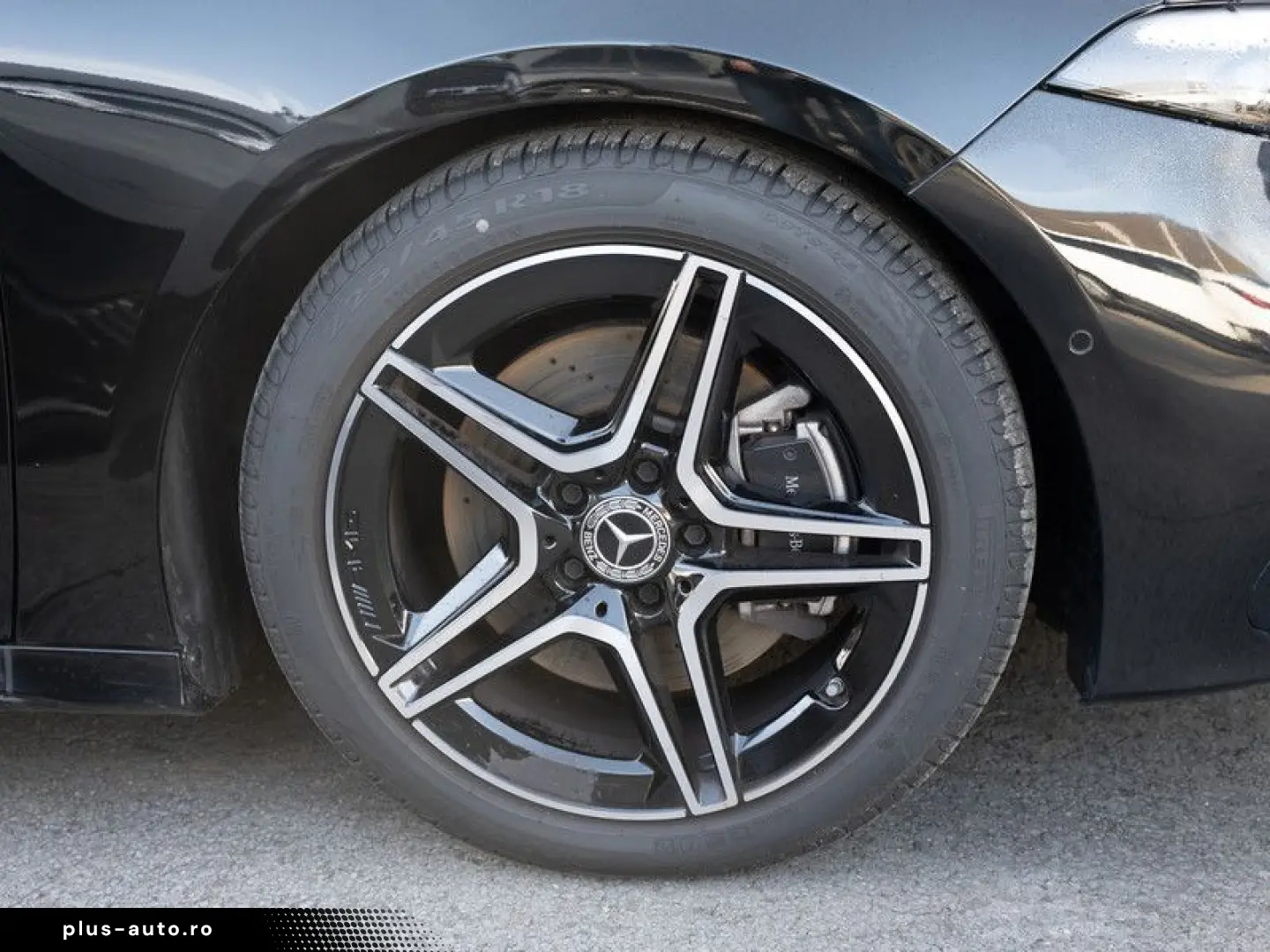 MERCEDES-BENZ A 220 4M Limo AMG-Sport MLB Pano AHK HUD Night