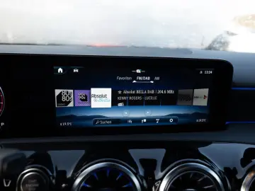 MERCEDES-BENZ A 220 4M Limo AMG-Sport MLB Pano AHK HUD Night