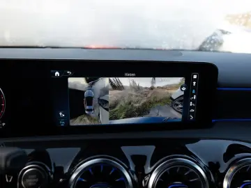 MERCEDES-BENZ A 220 4M Limo AMG-Sport MLB Pano AHK HUD Night