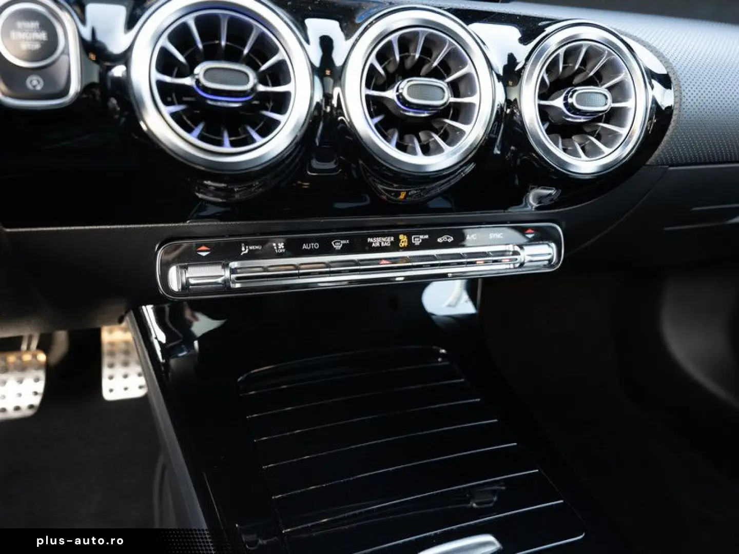 MERCEDES-BENZ A 220 4M Limo AMG-Sport MLB Pano AHK HUD Night