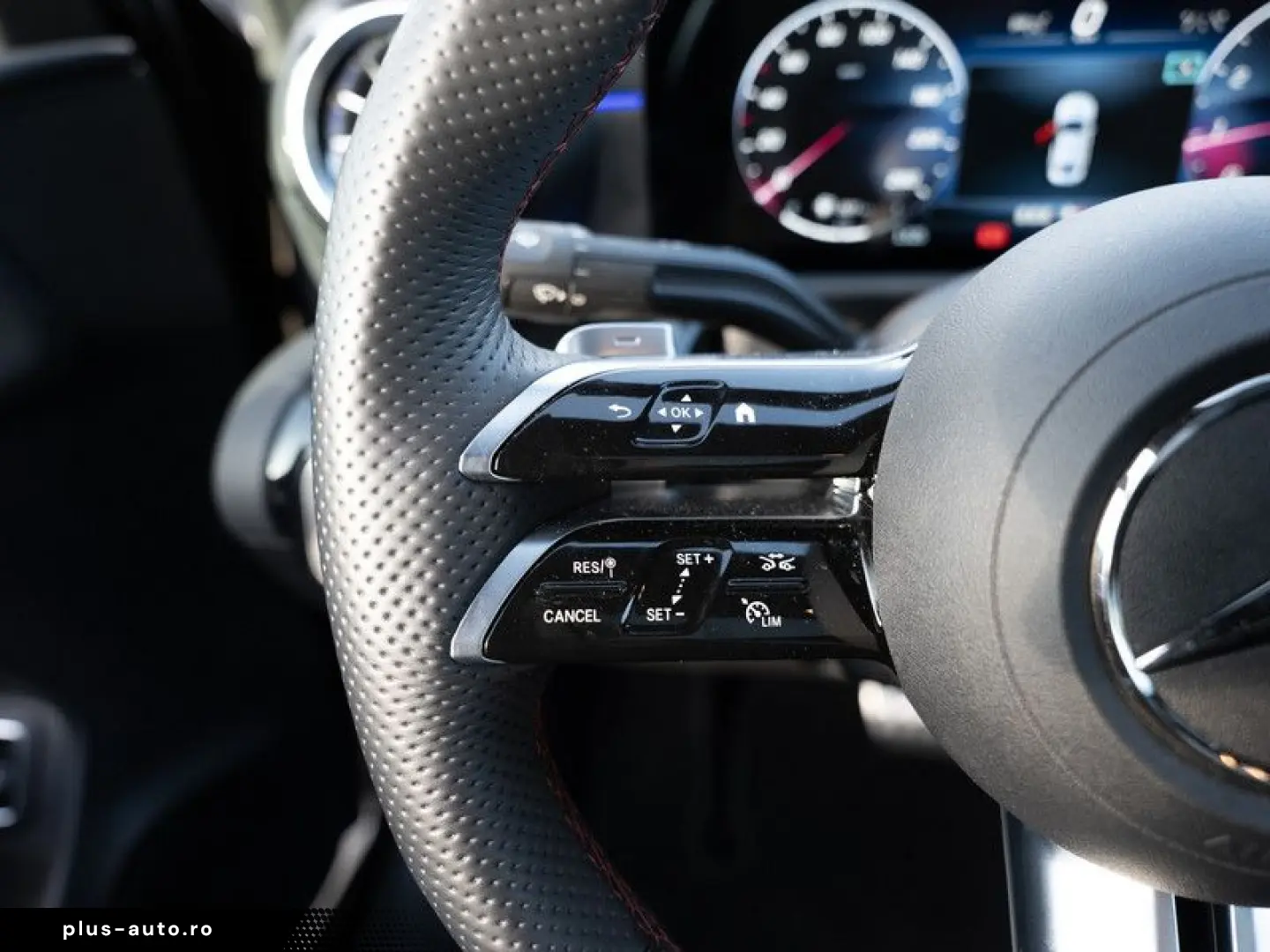 MERCEDES-BENZ A 220 4M Limo AMG-Sport MLB Pano AHK HUD Night